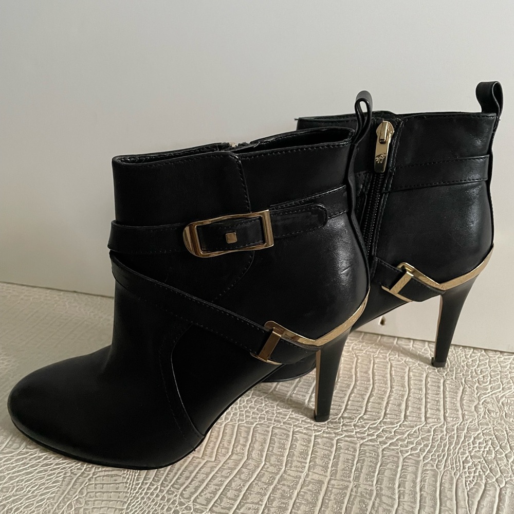 Marc Fisher elegant ankle boots, worn once